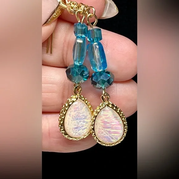 Elegant Gold and Blue Dangle Earrings - Picture 3 of 7